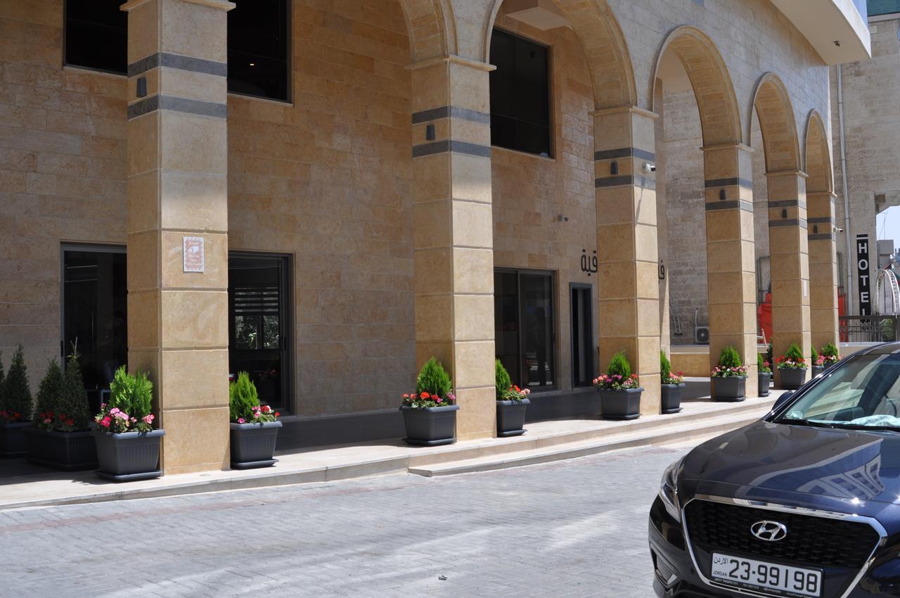 Viola Hotel Suites Amman Bagian luar foto